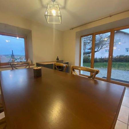 Logement Dans Maison + Exterieur Orchamps-Vennes Bagian luar foto