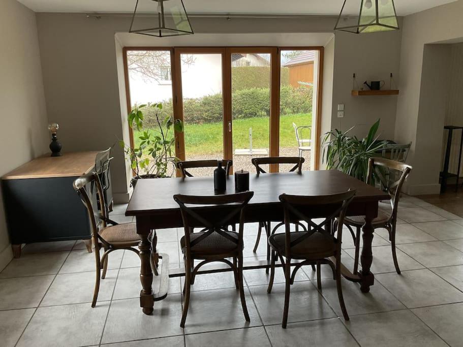 Logement Dans Maison + Exterieur Orchamps-Vennes Bagian luar foto