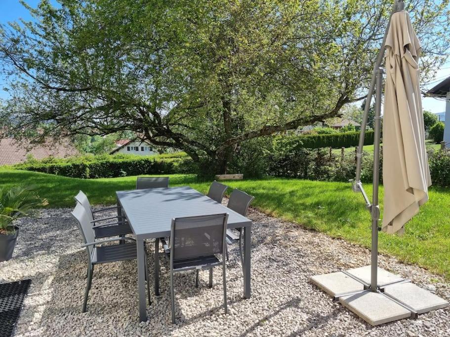 Logement Dans Maison + Exterieur Orchamps-Vennes Bagian luar foto