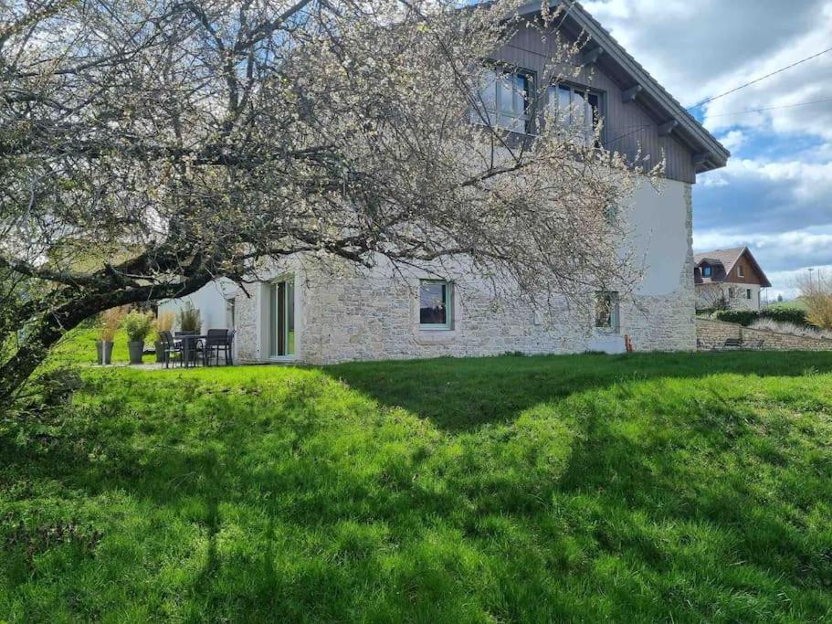 Logement Dans Maison + Exterieur Orchamps-Vennes Bagian luar foto
