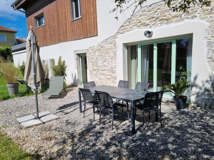 Logement Dans Maison + Exterieur Orchamps-Vennes Bagian luar foto